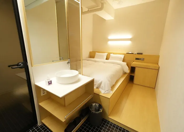 Connected Nonhyeon Hotel Seoel